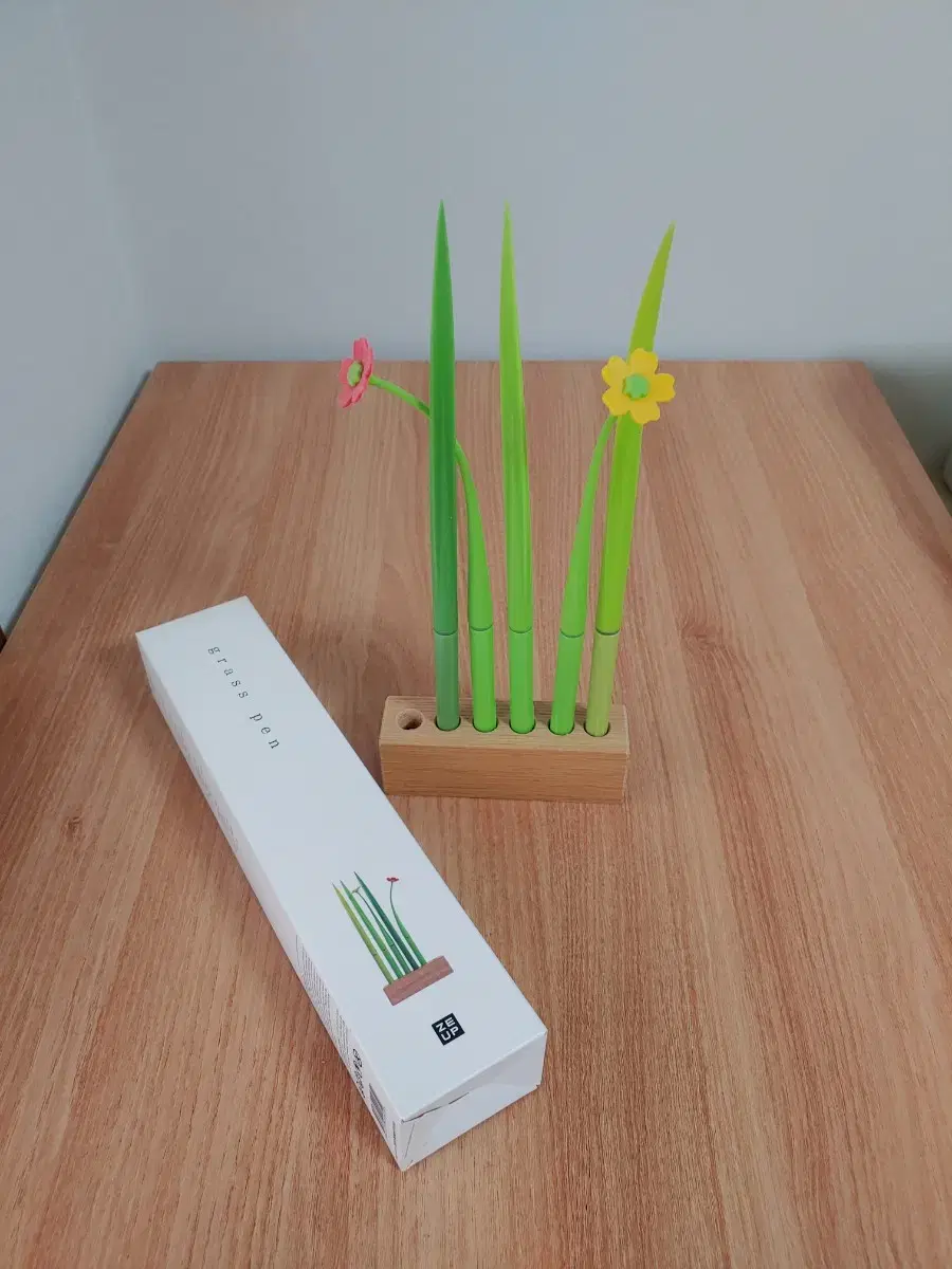 grass pen 인테리어 소품